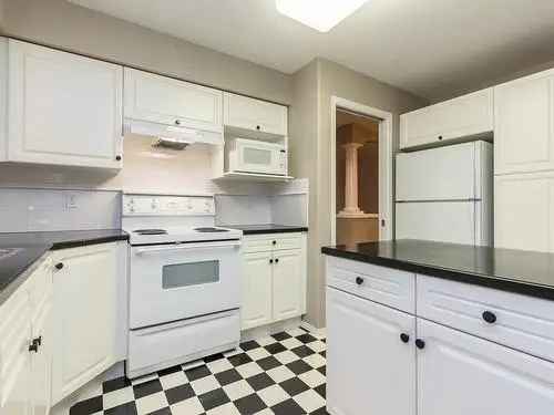 2 Bed 2 Bath Townhouse in Chelsea Gardens