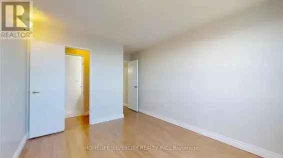 2 rooms apartment of 106 m² in Toronto