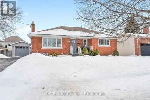 Luxury Bungalow For Sale in Greenbrier Brantford