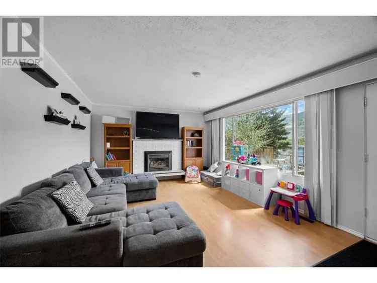5 Bedroom Home with River Views and Den