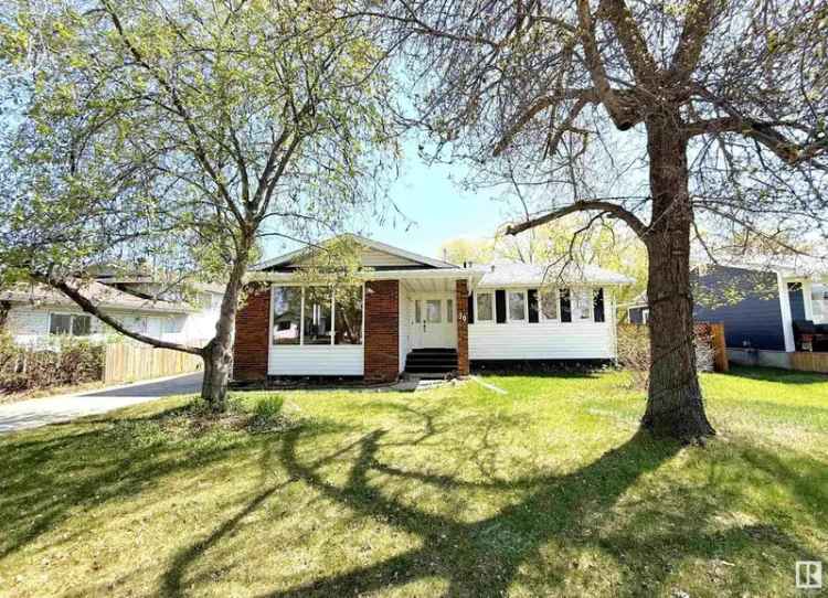 Charming Bungalow near Heritage Grove Park