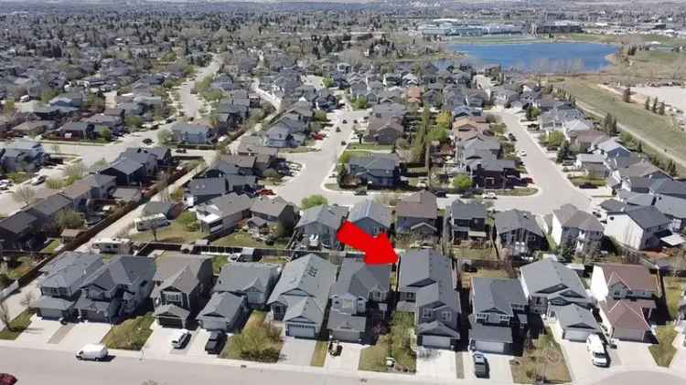Luxury 2-Storey Family Home in Thorburn Airdrie