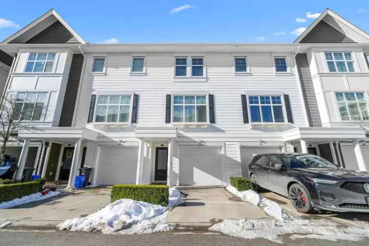 Luxury 3-Level Townhome near Aldergrove Town Centre