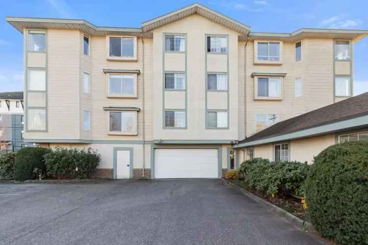 Condo For Sale in Chilliwack, British Columbia