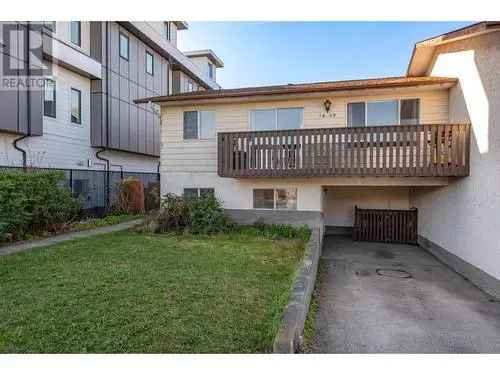 4 Bedroom Half Duplex Family Home Near Schools and Shopping