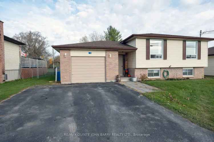 House For Sale in Quinte West, Ontario