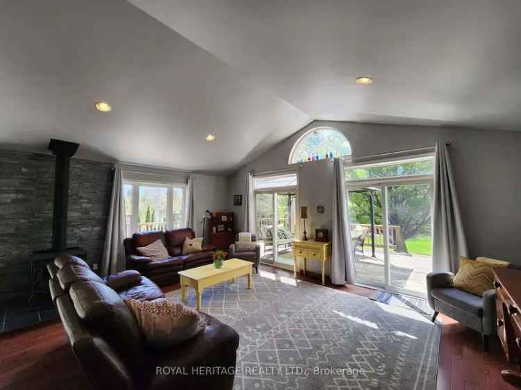 Beautiful Open Concept Bungalow in Campbellcroft GardenHill