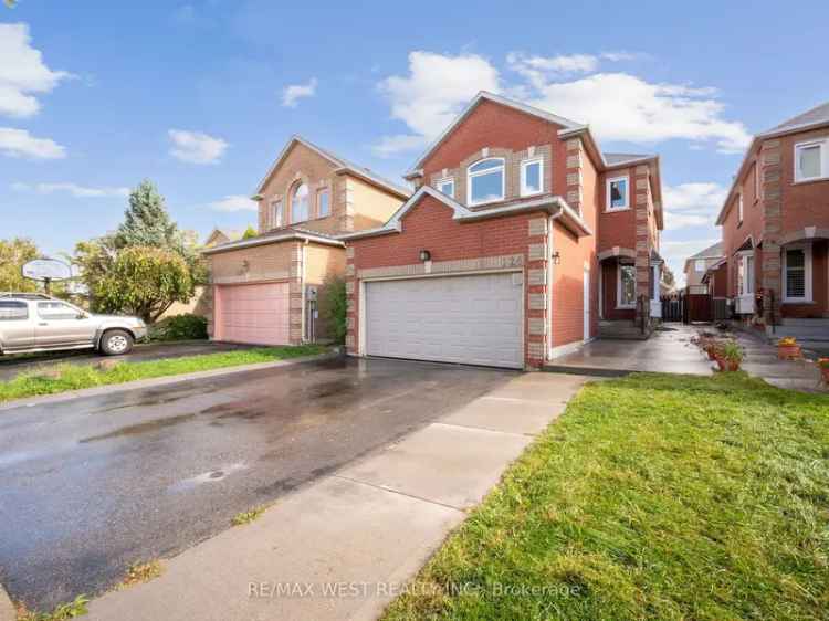 4 1 Bed 4 Bath Detached House in Brampton Family Friendly Quiet Street