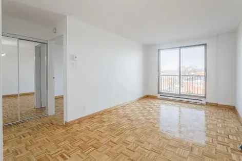 1 room apartment of 53 m² in Montreal