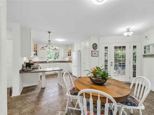 House For Sale in Lincoln, Ontario