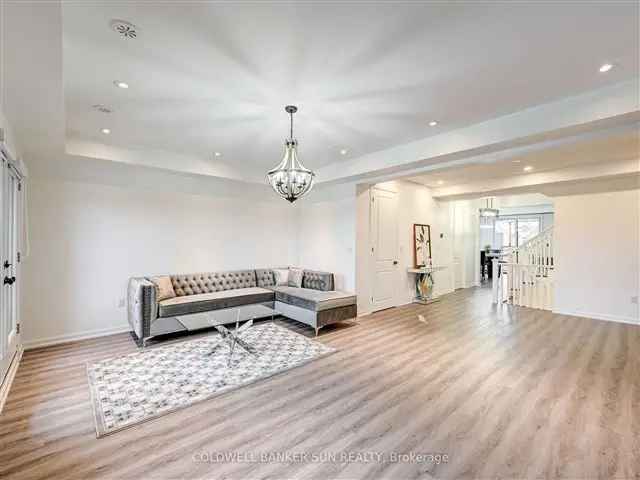 Townhouse For Sale in Vaughan, Ontario