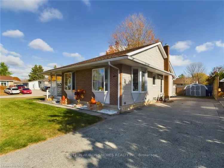 House For Sale in Port Elgin, Ontario