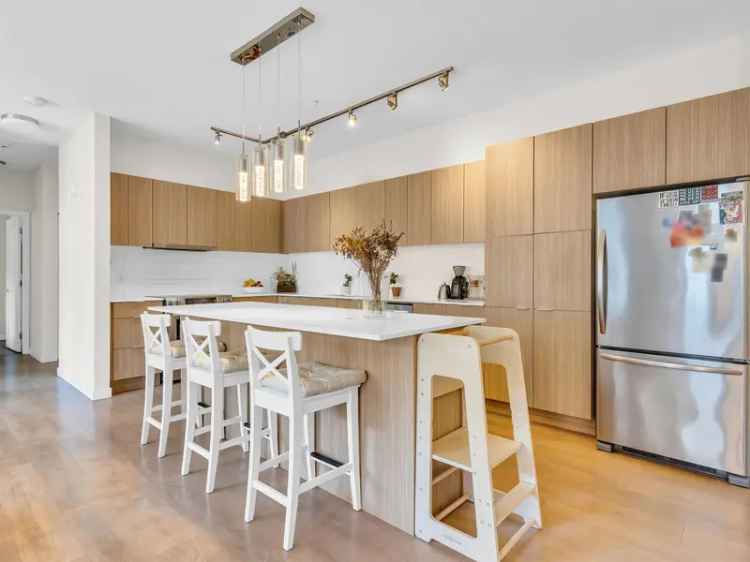 Burnaby South Townhouse for Sale - 2 Beds, 2 Baths, Huge Balcony