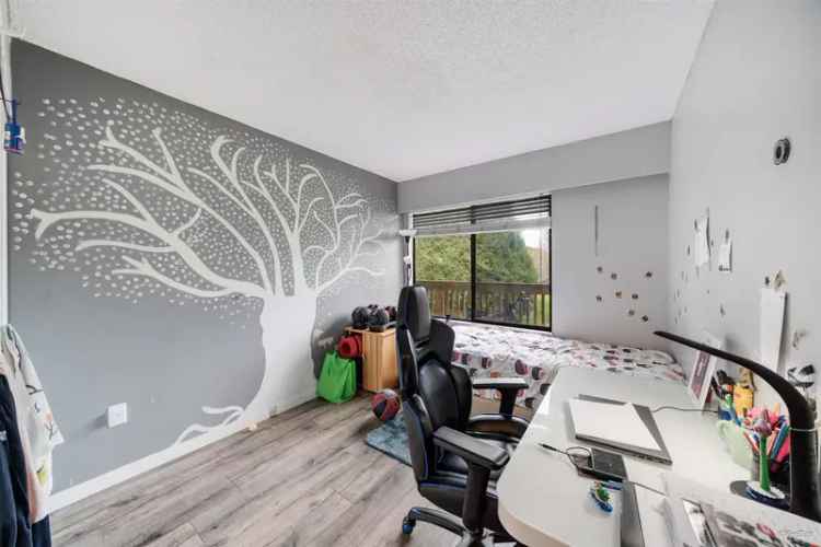 Guildford Condo for Sale 2 Bed 1 Bath 878 sq ft
