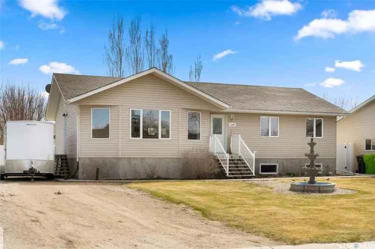 Rare Triple Garage Spacious Upgraded Family Home
