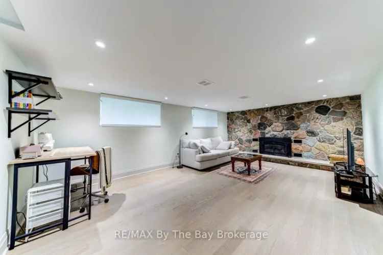 Wasaga 4-Bedroom Home Luxury Upgrades Half Acre Lot