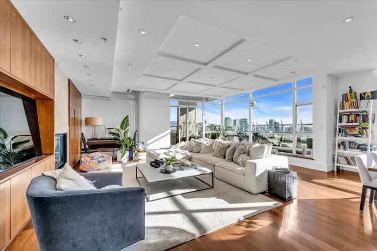 Luxury Penthouse Condo with Stunning Views