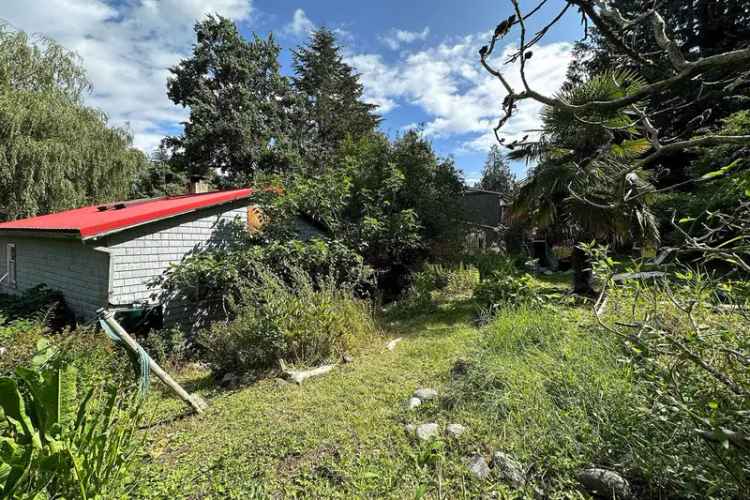 A $799,000.00 House/Single Family with 2 bedrooms in Bowen Island, Bowen Island