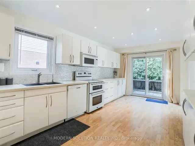 House For Sale in Mississauga, Ontario