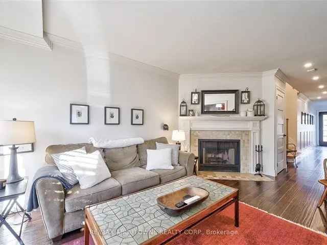 Townhouse For Sale in Oakville, Ontario