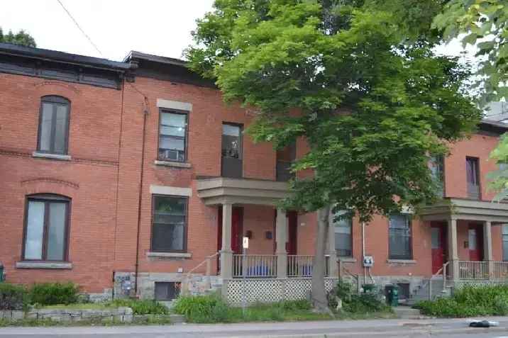 Centretown 3 Bedroom Heritage Townhouse For Rent