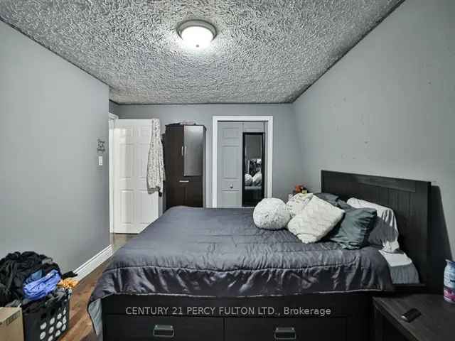 3-Bedroom 1.5-Bathroom Condo Townhouse in Hamilton