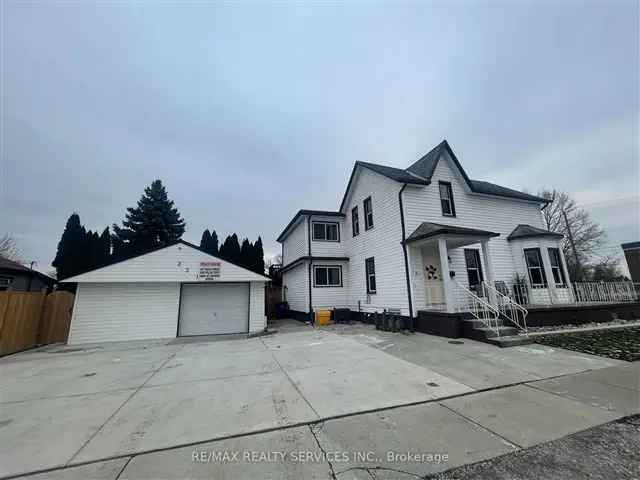 Legal Duplex 2 Units 5 Beds 25 Baths Large Garage Recent Updates