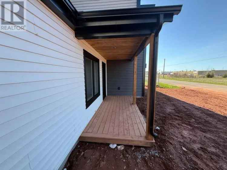 1700 sq ft 2-Bed 2-Bath Home with Double Garage