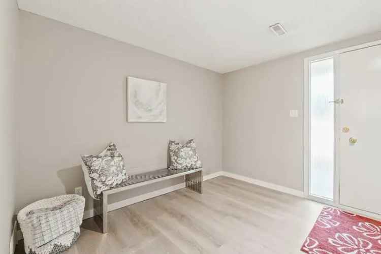 Updated 3-Story Townhouse in Braeside