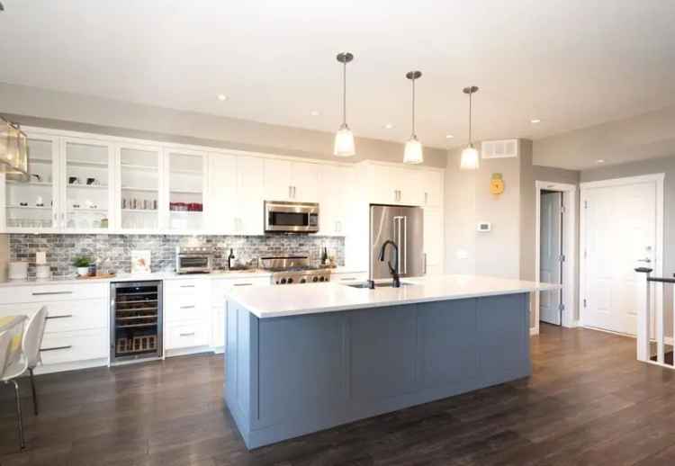 Heritage Woods Townhouse for Sale:  Executive Home with Mountain Views