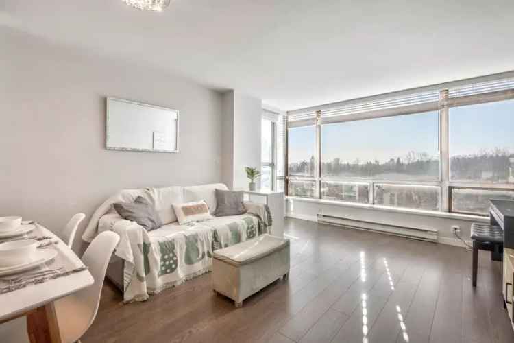 Cariboo Condo for Sale in Strathmore Towers Burnaby