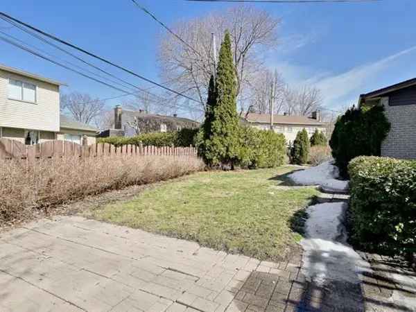 4 Bedroom Canadiana Home for Sale in Brossard