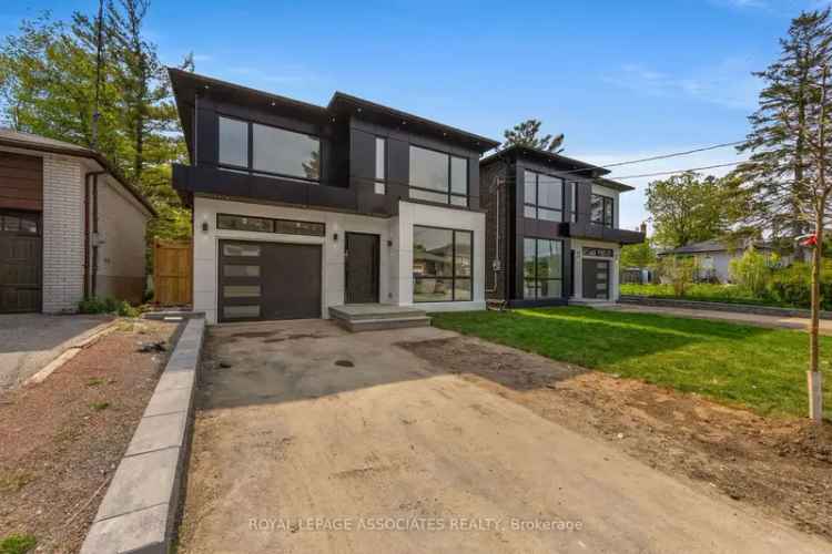 House For Sale in Toronto, Ontario