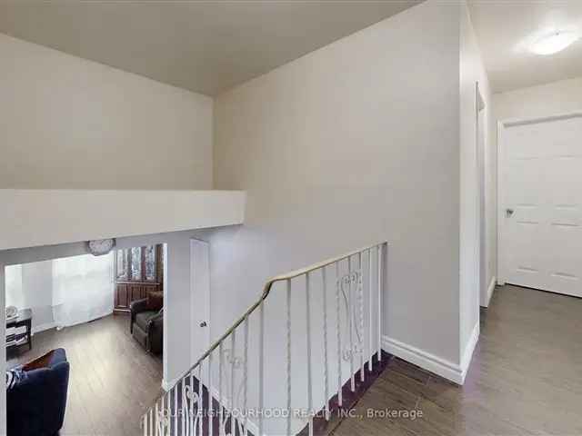 Spacious Family Home in Mississauga - 4+1 Bedrooms, Private Backyard