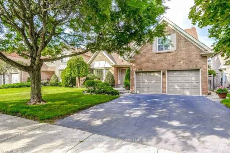 House For Sale in Oakville, Ontario