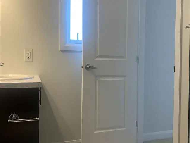 Townhouse For Rent in Ottawa, Ontario