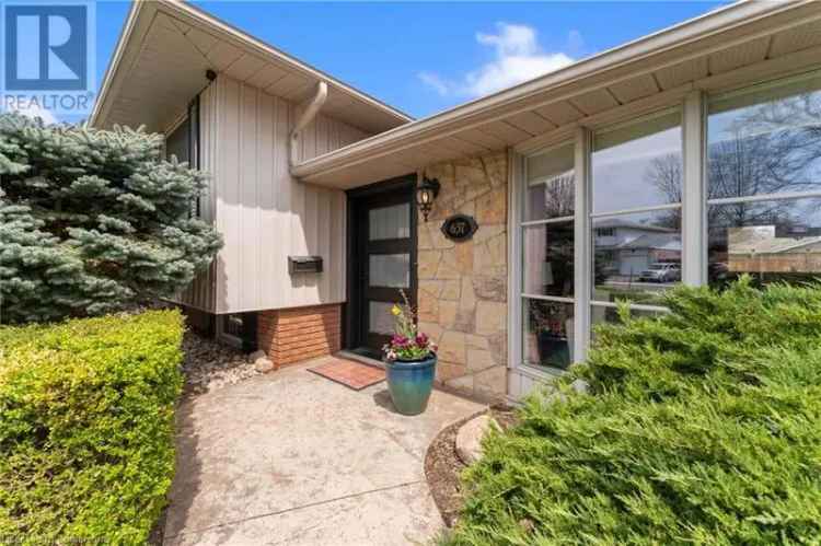 Burlington 3-Level Side Split - Modern, Updated Home