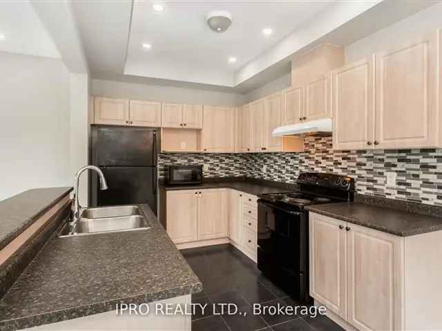 Newly Renovated 3-Bedroom Townhouse in Stoney Creek