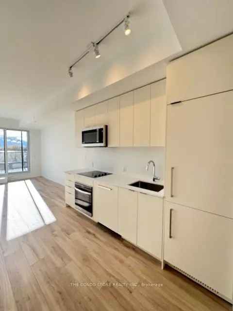 House For Rent in 181, Sheppard Avenue East, Toronto, Ontario