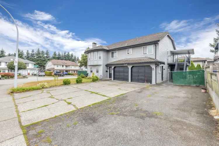 8266 132A Street in Surrey: Queen Mary Park Surrey House for sale : MLS®# R2952871