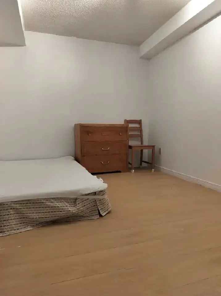 $600 one private bedroom for rent