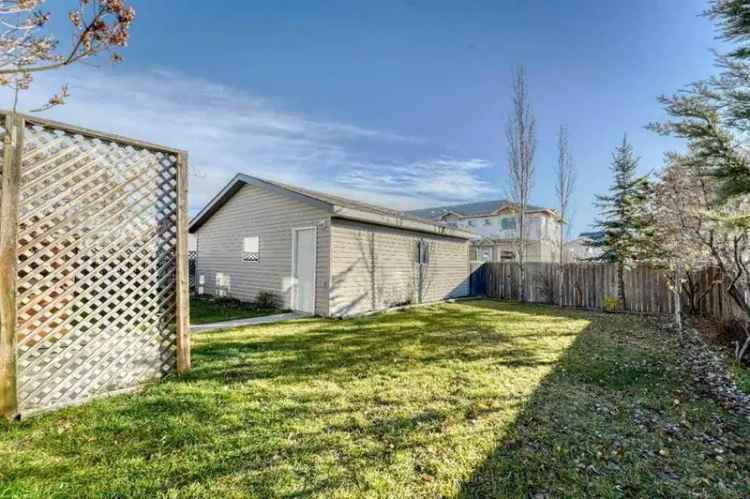 House For Rent in Strathmore, Alberta