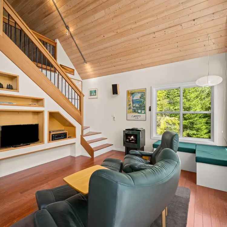 Cortes Island Whaletown Home: 3 Beds, 2 Baths, Ocean Views