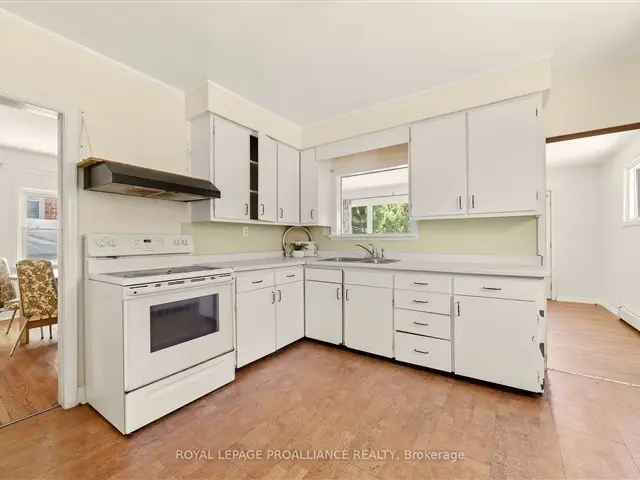 House For Sale in Belleville, Ontario