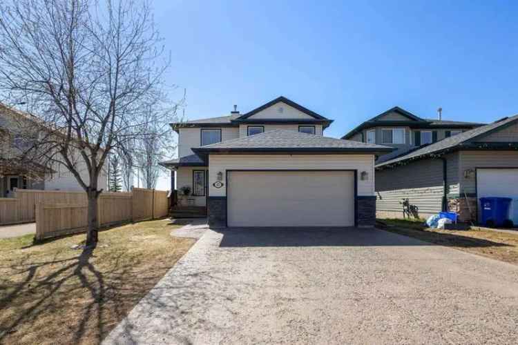 Family-Friendly Home near Golf Course and Water Park in Wood Buffalo