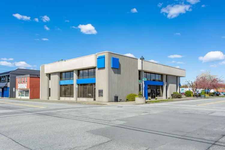 Retail For Sale in 5711, 176A Street, Surrey, British Columbia