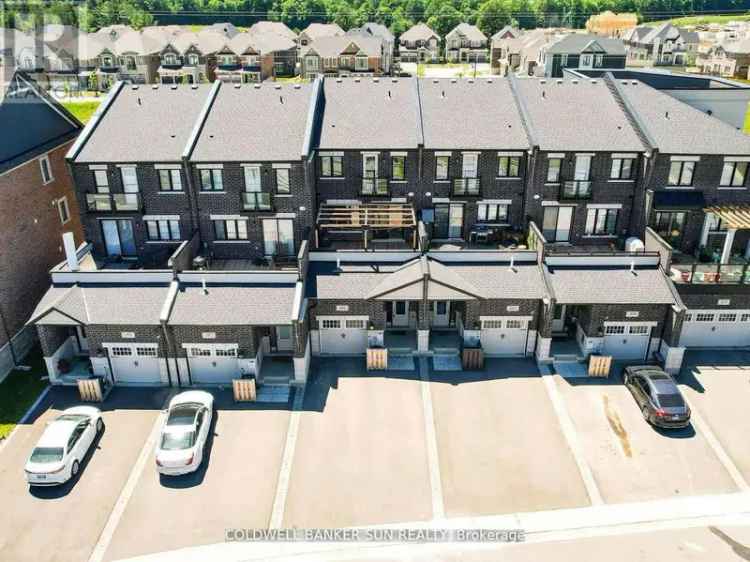 Kleinburg Live Work Townhome - 2500 Sqft Luxury Home w Retail Space