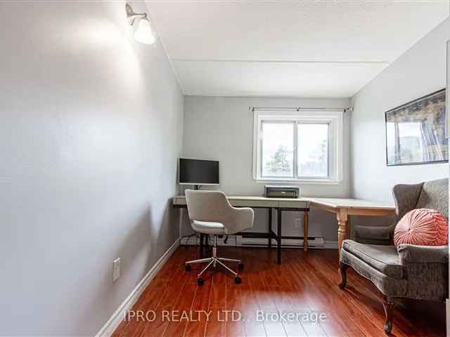 Spacious 4-Bedroom Condo Townhouse in Mississauga Near Square One