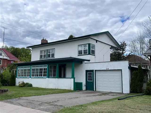 Charming 3-Bedroom Home with Garage and Workshop in Tweed