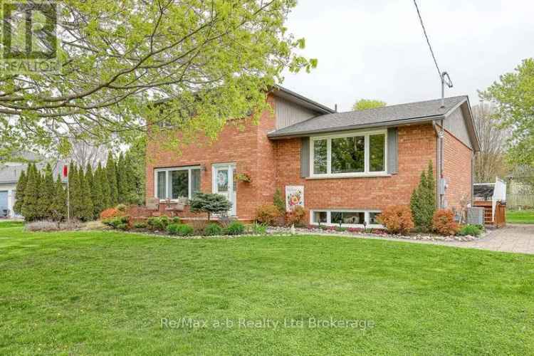 4 Level Side Split 3 1 Bedrooms 2 1 Baths Pool Hot Tub